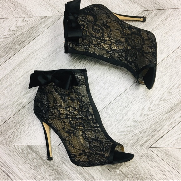 Badgley Mischka | Belle Lace Bow Booties Size 6.5 - Picture 2 of 8